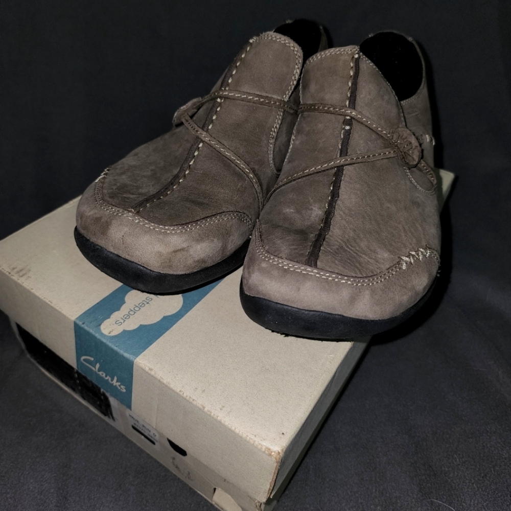 Clarks Sandals - Size 7.5